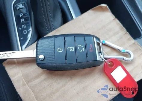 2019 Kia Optima Lx из США, поврежденный, VIN 5XXGT4L30KG276523